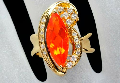 Opala de fogo: a pedra perfeita para joias elegantes